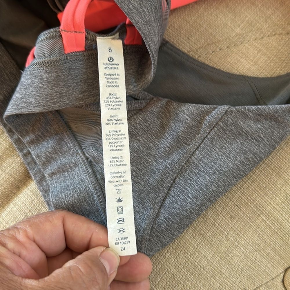 Lululemon - Picture 4 of 5